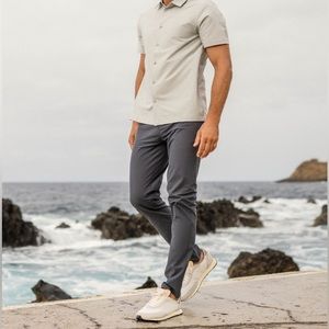 Men’s Vuori Meta Pants in Charcoal